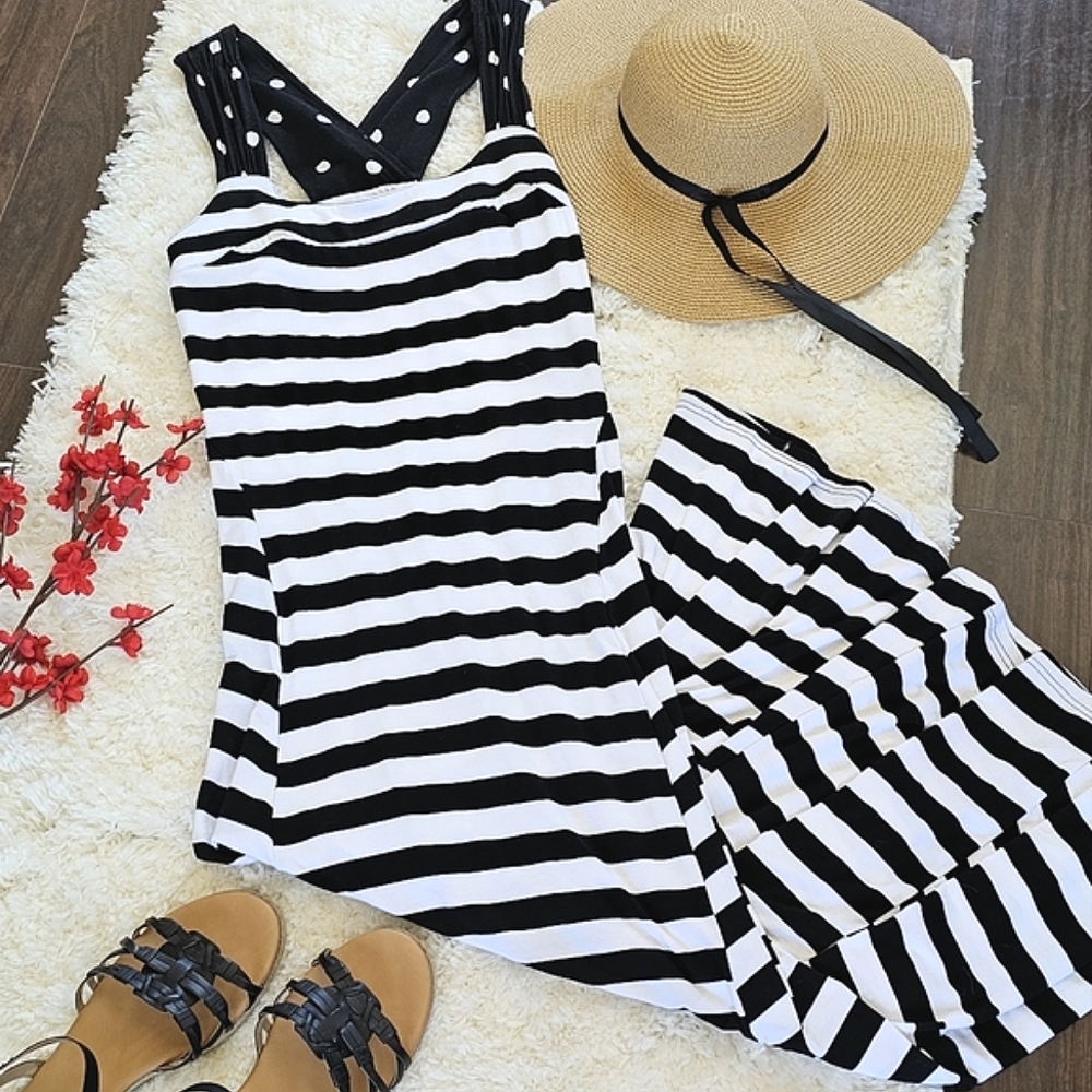 V Christina Women's Maxi Dress Size Medium Black White Striped Polka Dot Summer